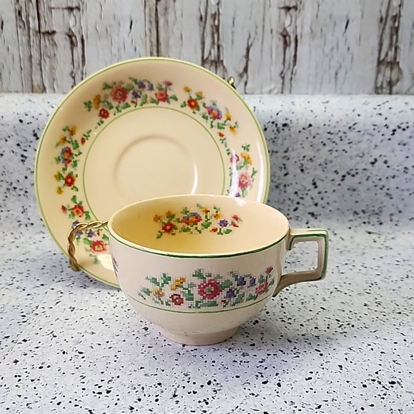 Antique Johnson Brothers "Victorian" Tea Cup Saucer RARE FIND 1920 - Picture 1 of 5